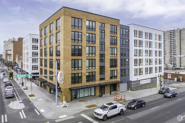 Exterior - The Warren Apartments