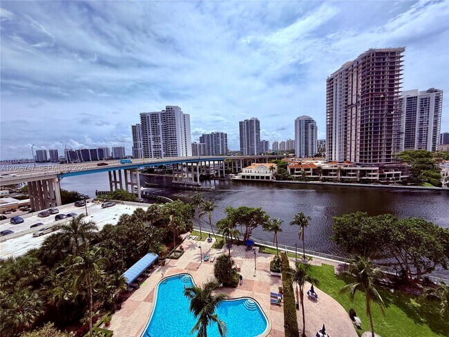 Building Photo - 19390 Collins Ave Unit 907
