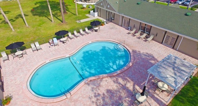 Pool - Pickwick Village