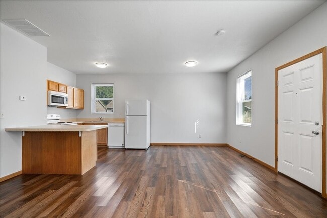 Photo - Seelyville Terrace