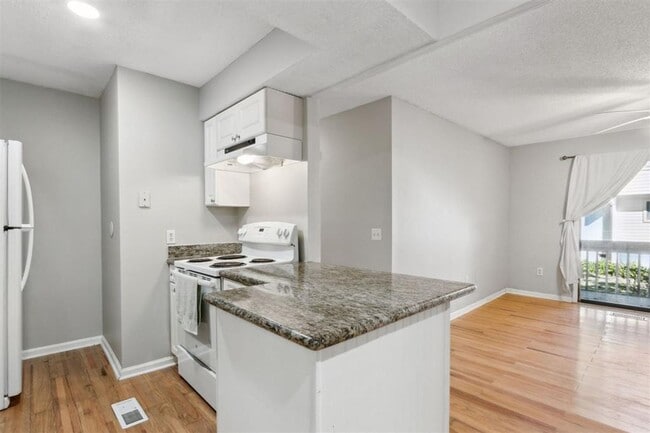 Photo - 2724 Forest Ridge Dr