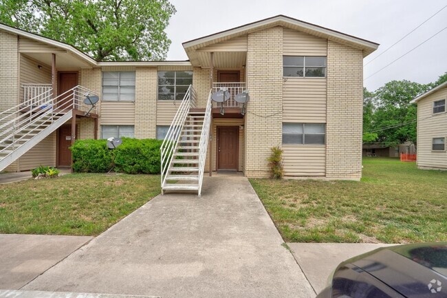 Building Photo - 748 Old Martindale Rd Rental