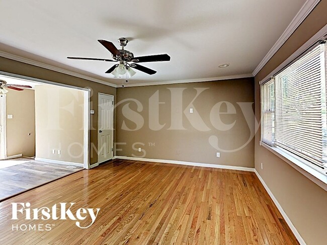 Photo - 1365 Carmona Dr