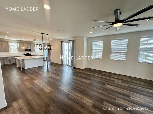 Photo - 1714 E Hampton Ln