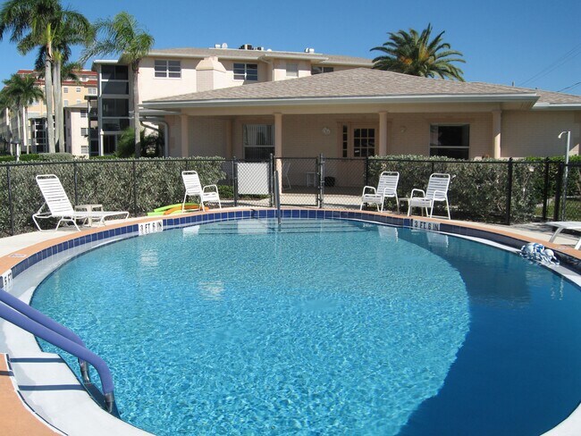 Photo - 200 The Esplanade N