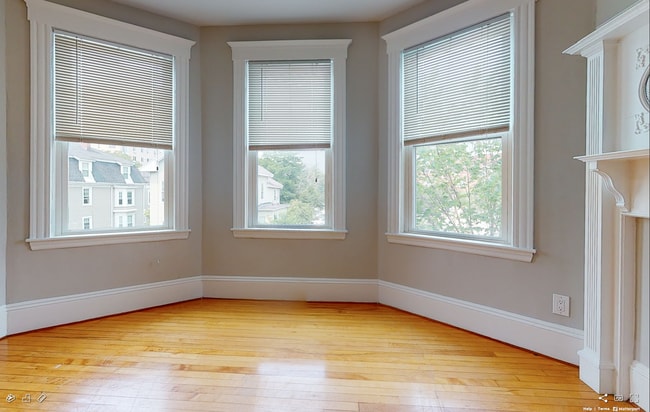Building Photo - 13 Pleasant St Unit 2