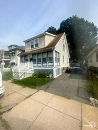 Building Photo - 90 Hollingsworth St Unit 1 Rental