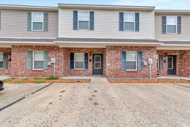 3 Bedroom Townhouse in Broussard - 3 Bedroom Townhouse in Broussard