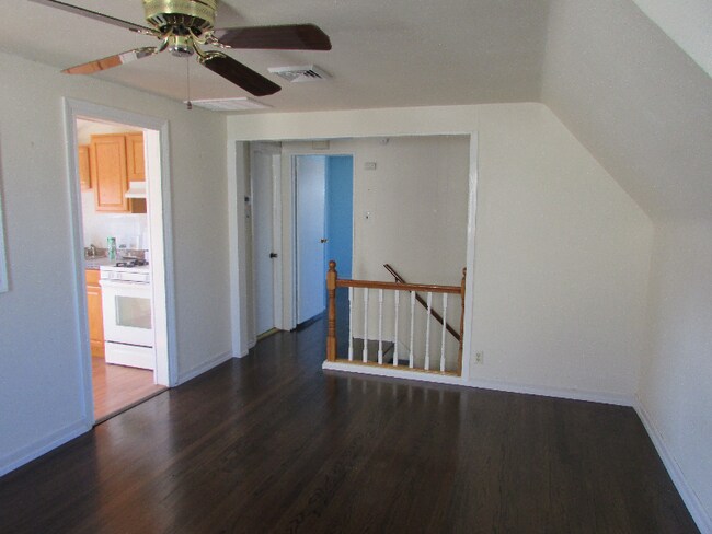 Photo - 113 Chalmers Ave Unit 2nd Floor