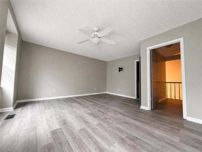 Photo - 5031 Bell Dr SE