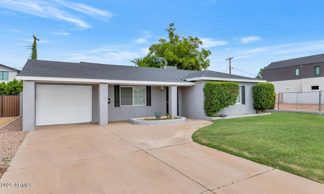 Photo - 3822 E Monterosa St