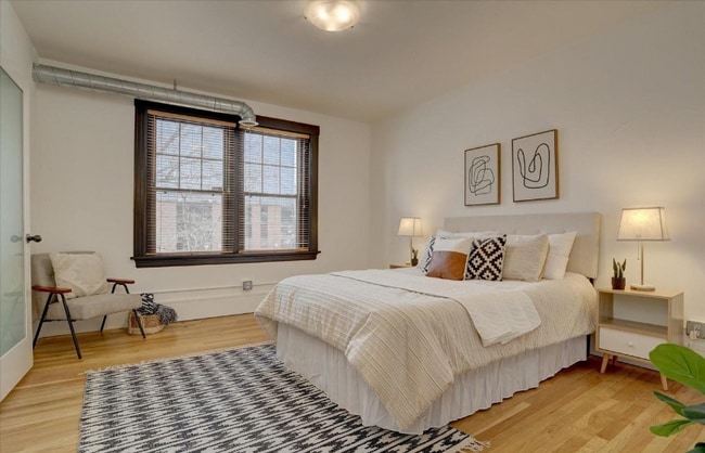 Photo - 740 Sherman St