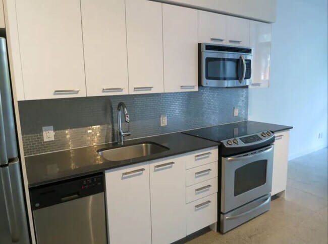 510 King St E Unit 413