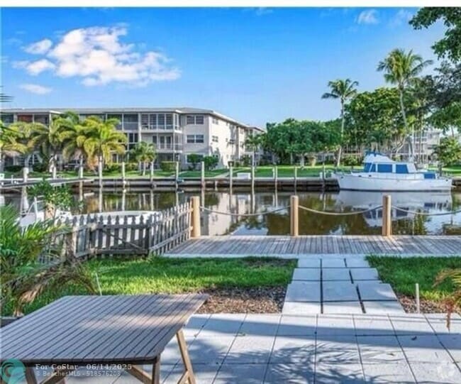 Building Photo - 1105 SW 12th Ct Rental