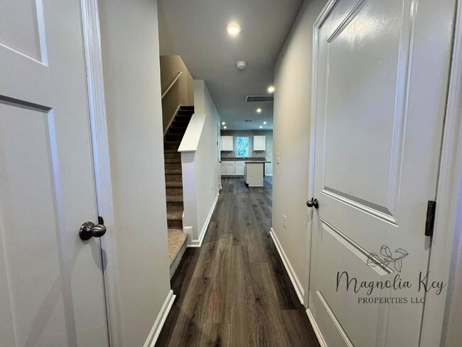 Building Photo - New 3 bed 2.5 bath Townhouse in Forestbrook Unit D