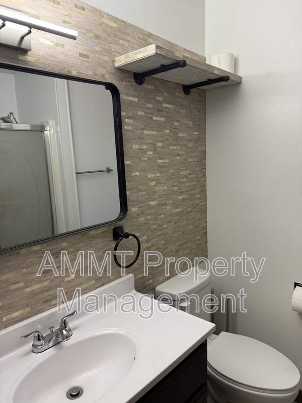 Photo - 608 S Garnavillo St Unit 1