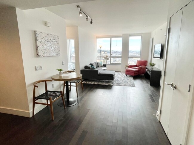 Photo - 8 Buchanan St Unit 807