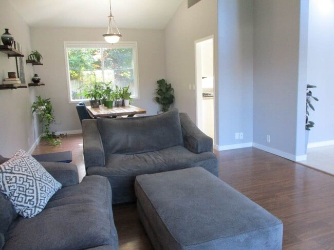 Photo - Modern 3-Bedroom, 2.5 Bath Home in a Point Richmond Ridge Cul-de-Sac