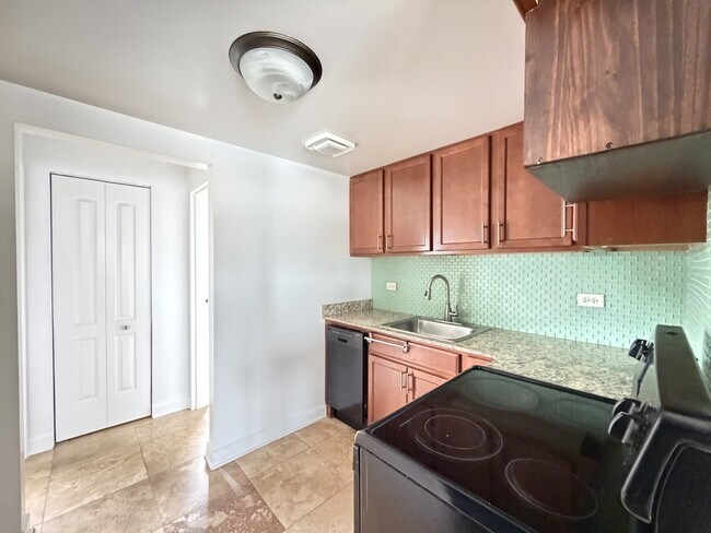 Photo - 7630 N Milwaukee Ave Unit A3