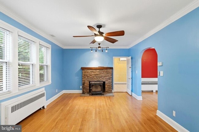 Photo - 306 Kingston Rd