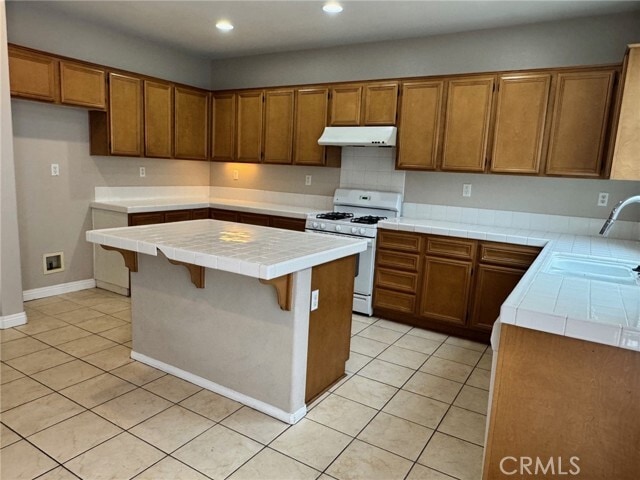 Photo - 6437 Kaisha St