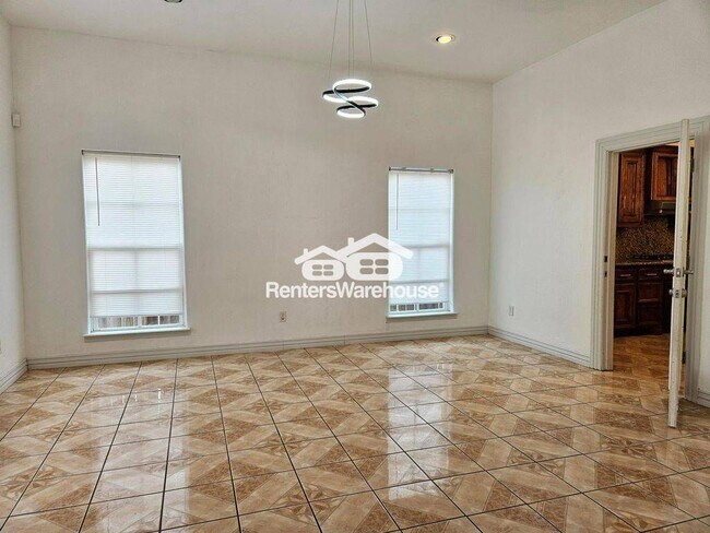 Photo - 5027 Creekmont Dr