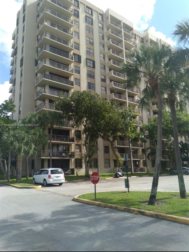 Photo - 1470 NE 123rd St Condo Unit A413