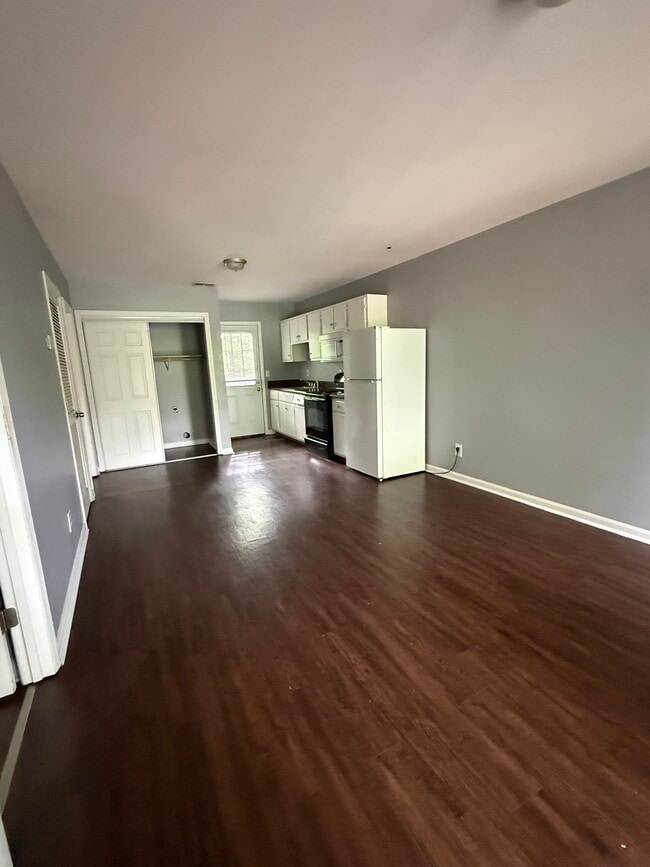 Building Photo - 1104 Penrose Dr Unit 3