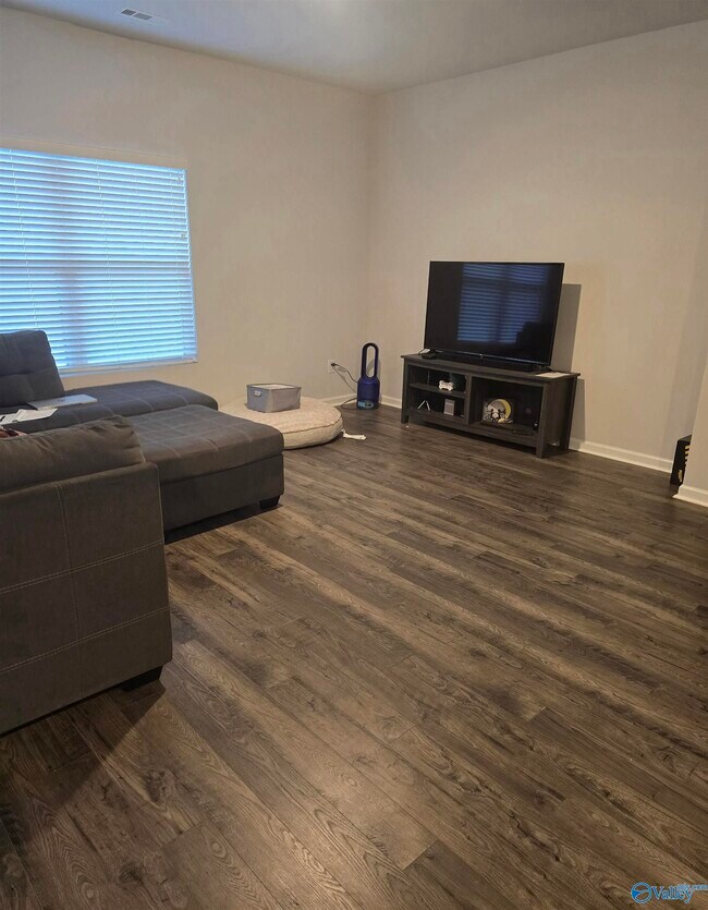 Photo - 129 Canonbury Dr