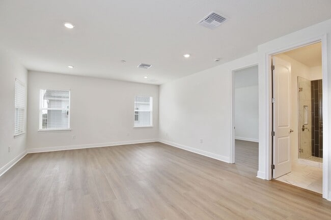 Photo - Modern 1/1 Garage Apartment Living with 1 Car Garage in the Heart of Laureate Park!