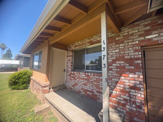 1371/1373 Bancroft