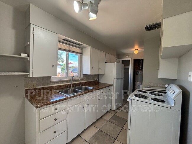Photo - 935 Winona Ct