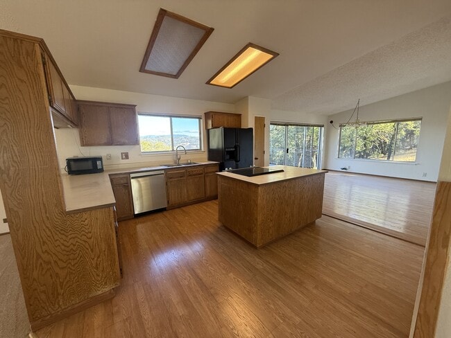 Photo - 10201 Ponderosa Way