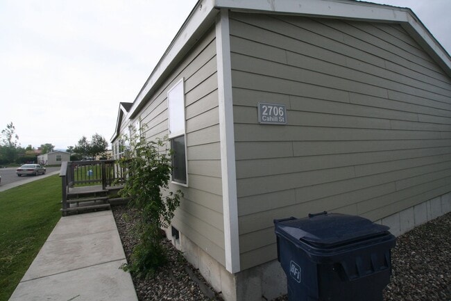 Building Photo - 2706 Cahill St