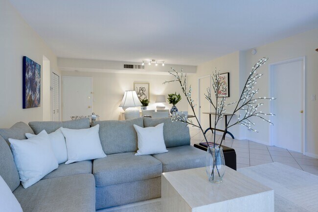 Photo - 250 Bradley Pl