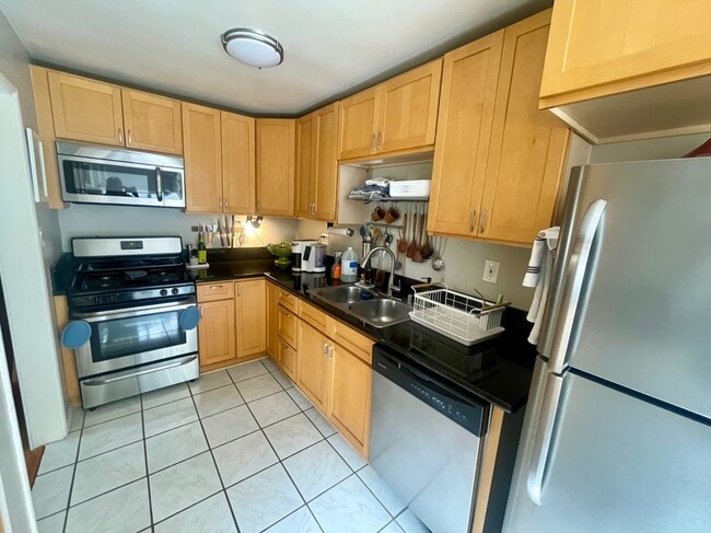 3024 Thatcher Ave