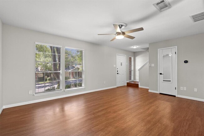 Photo - 1015 E Yager Ln Unit 79