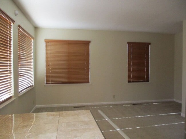 Photo - Northwest Suburban  Beauty