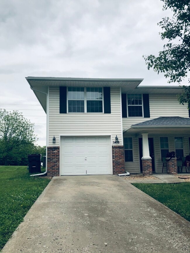 Building Photo - 1416 SE Henley Ct Rental