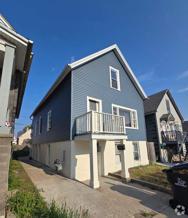 Building Photo - 2445 S 5th Pl Unit 2445A S 5th Pl Rental