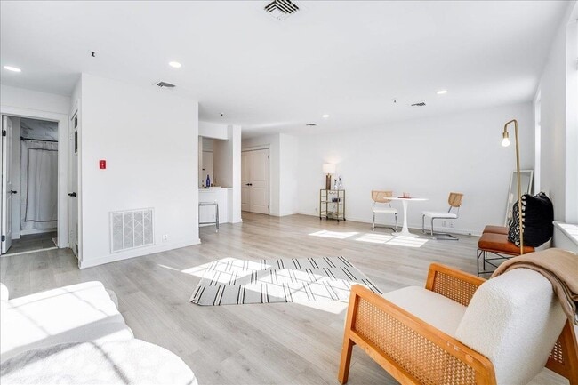 Photo - 1024 Clinton St Unit 504