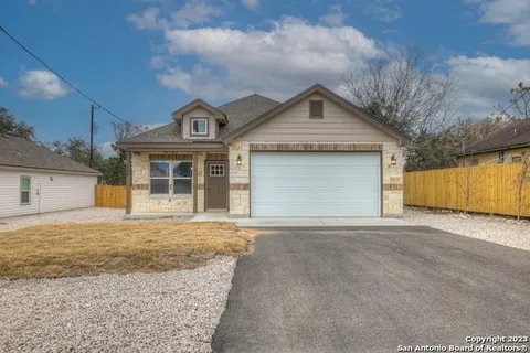Photo - 156 Remington Rd Casa