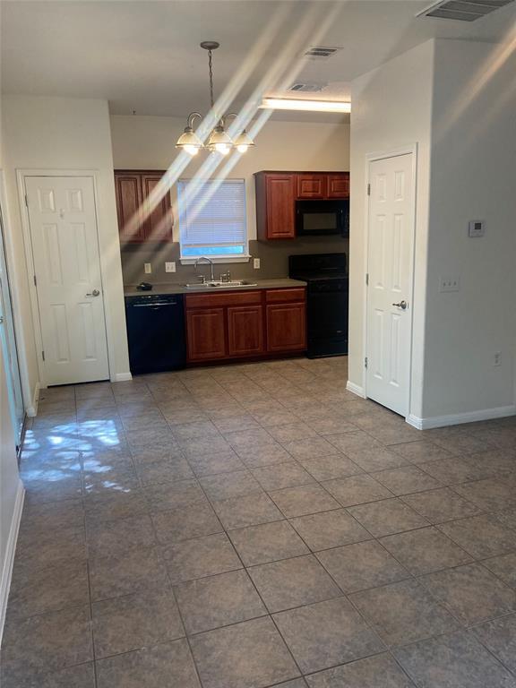 Photo - 2911 E 13th St