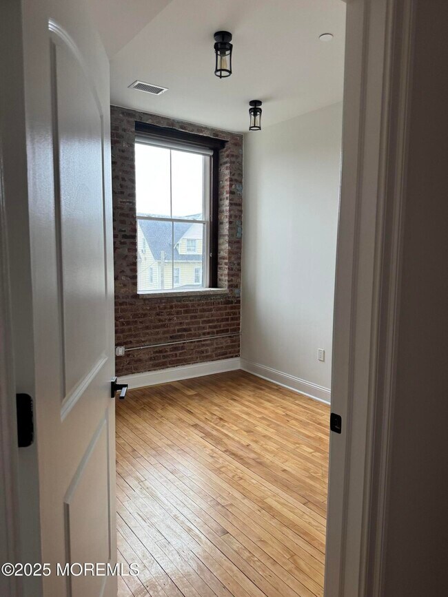 Photo - 179 Chelsea Ave Unit 308