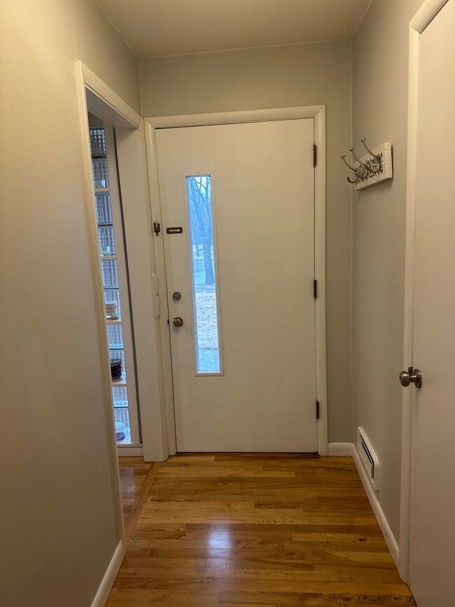 Photo - 909 S Midvale Blvd