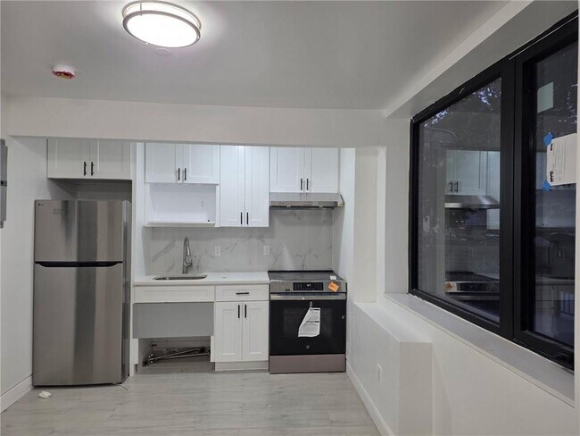 Photo - 526 56th St Unit 302