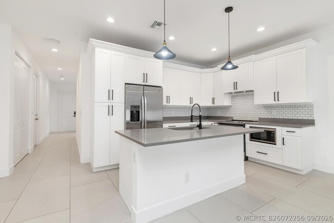 Photo - 6872 Australian St