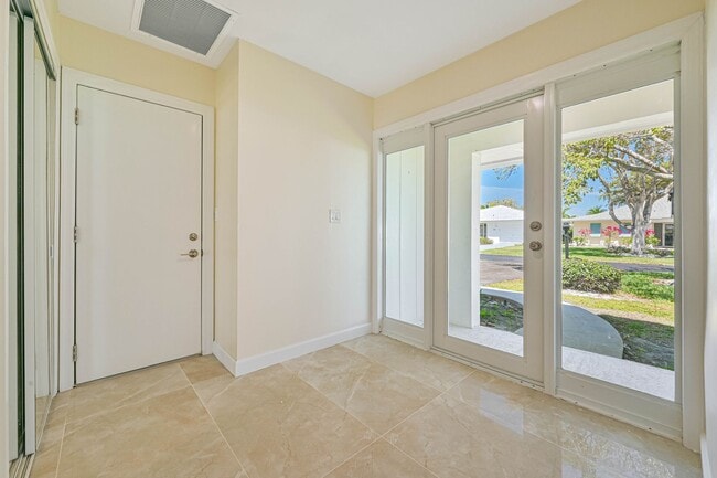 Photo - ** Completely Remodeled ~ 2/2 Single Family Home ~ 1 Car Garage ~ Downtown Naples **