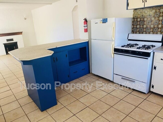 Photo - 443 E Delano St Unit 2