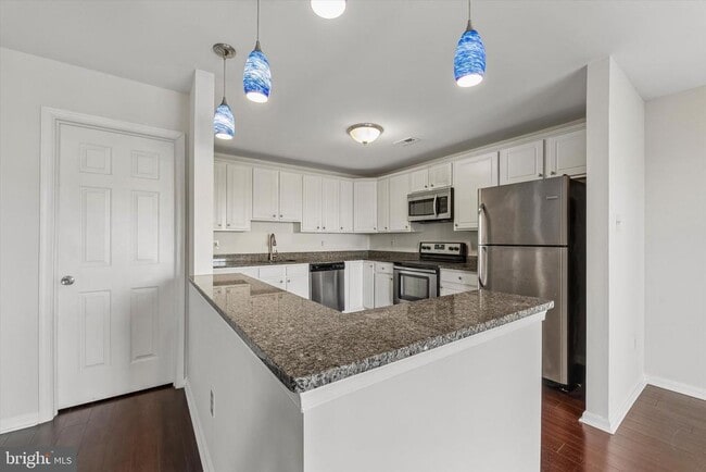 Photo - 5202 Drawbridge Ct